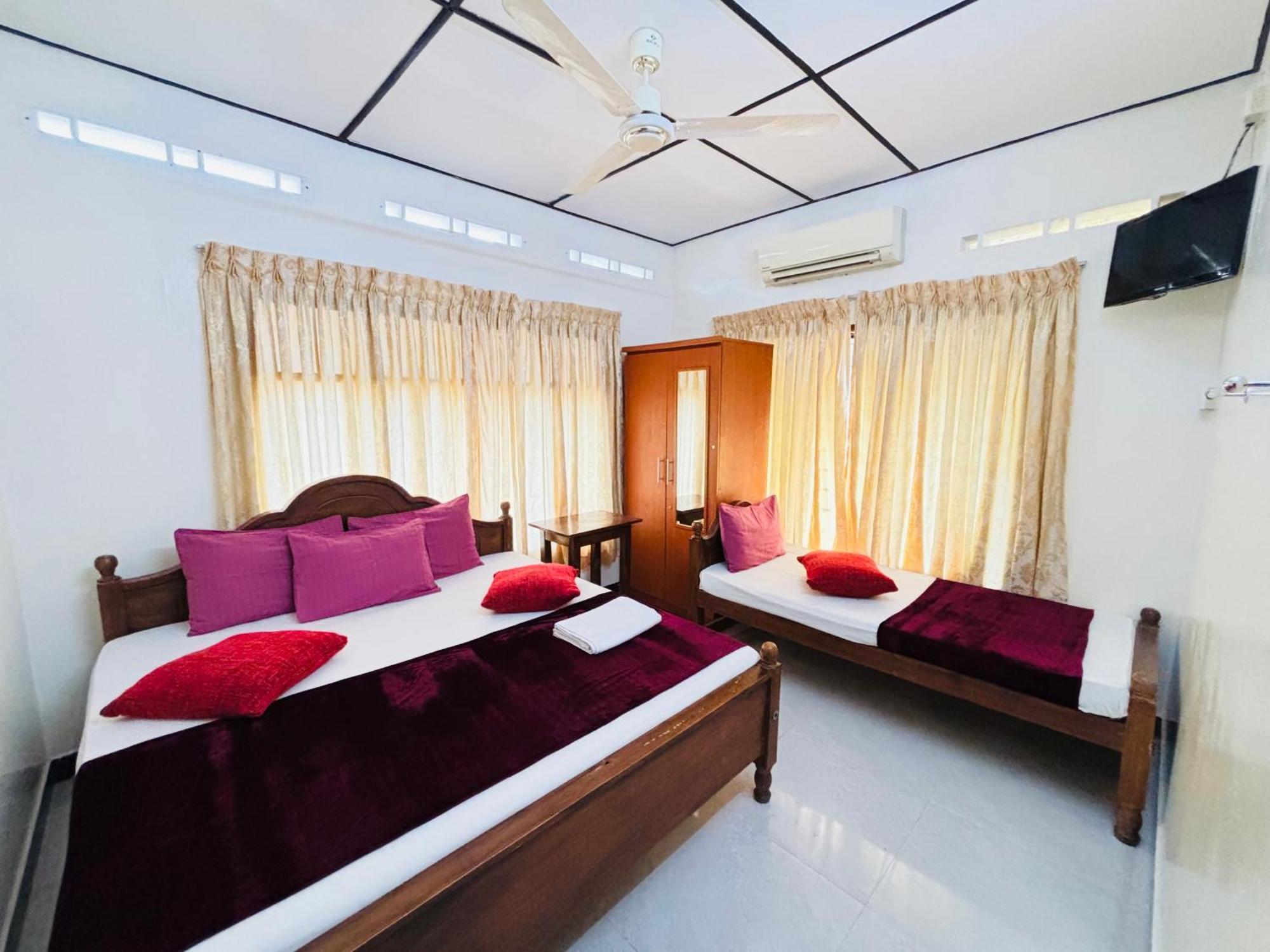 Yaarl Holiday Jaffna Eksteriør bilde